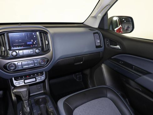 Used 2019 Chevrolet Colorado Z71 AWD/4WD image 11