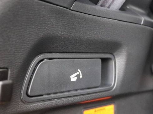 Used 2025 Mitsubishi Outlander SE image 5