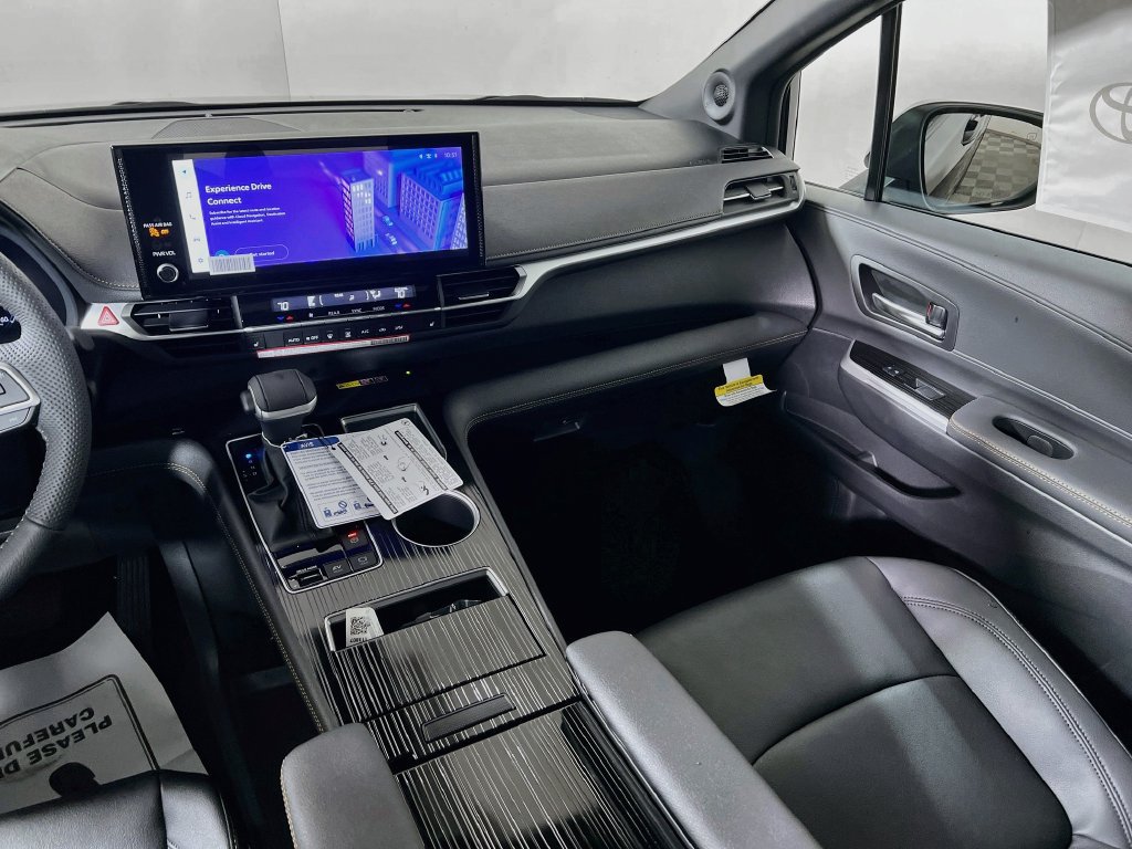New 2026 Toyota Sienna XLE Woodland Edition AWD/4WD image 18