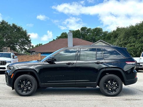 New 2026 Jeep Grand Cherokee Altitude RWD image 12