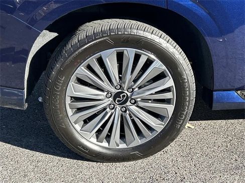 Certified 2025 INFINITI QX80 Sensory image 11