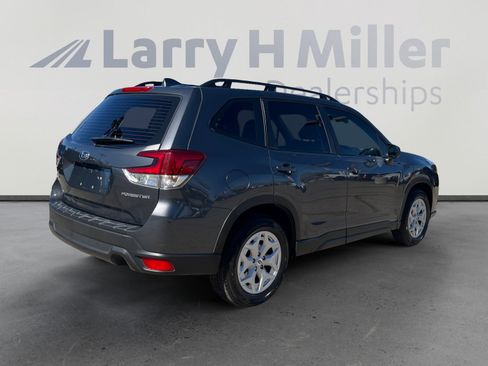 Used 2023 Subaru Forester BASE image 5