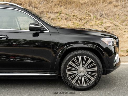 Used 2023 Mercedes-Benz Maybach GLS 600 4MATIC image 11