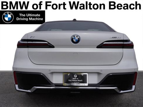 New 2024 BMW i7 xDrive60 image 30