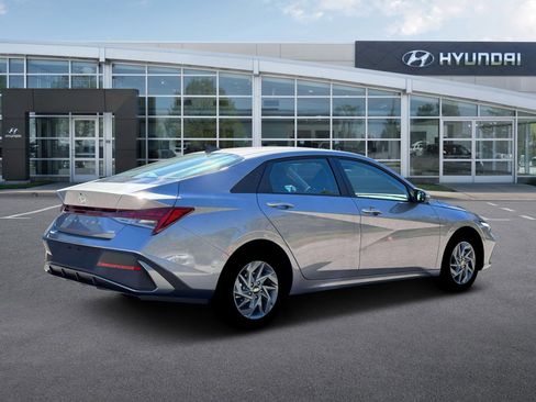 New 2026 Hyundai Elantra Blue image 8
