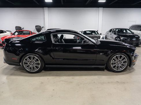 Used 2010 Ford Mustang GT image 8
