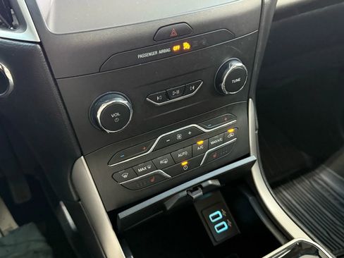 Used 2020 Ford Edge SEL w/ Convenience Package image 27