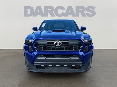 Used 2024 Toyota Tacoma TRD Sport image 2