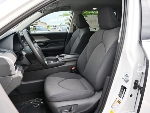 New 2026 Toyota Grand Highlander AWD image 12