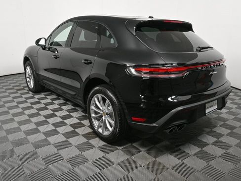 Certified 2025 Porsche Macan image 3