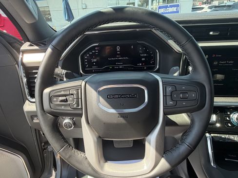 Used 2024 GMC Sierra 1500 Denali w/ Denali Reserve Package AWD/4WD image 19