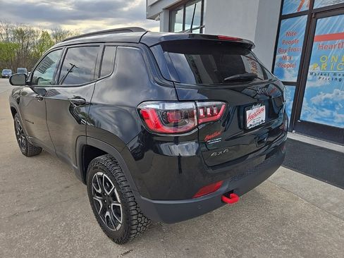 Used 2024 Jeep Compass Trailhawk image 9