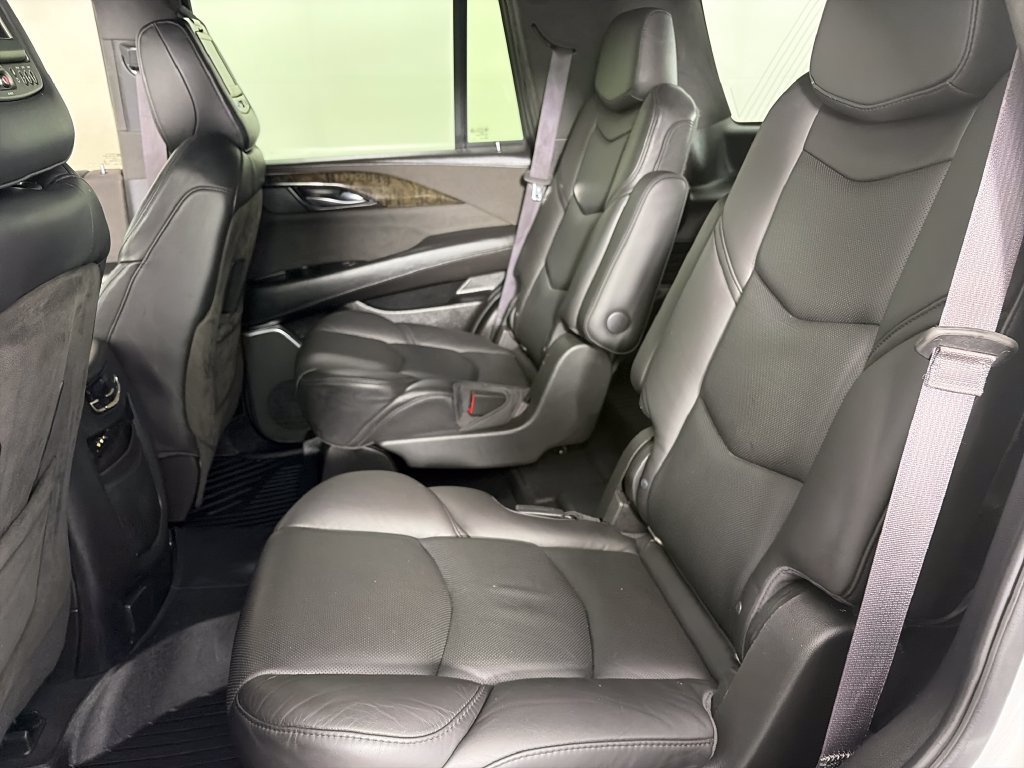 Used 2016 Cadillac Escalade Platinum AWD/4WD image 13