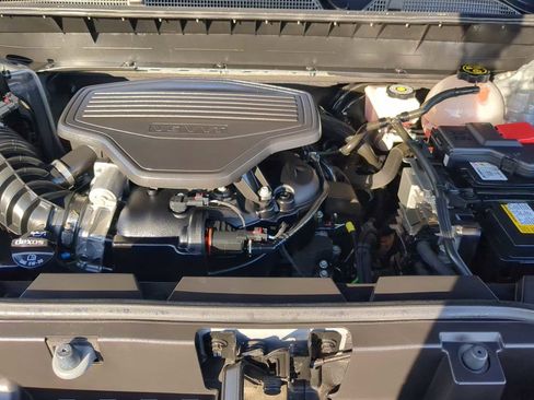 Used 2023 GMC Acadia SLT w/ Preferred Package image 32