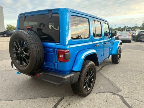 Used 2024 Jeep Wrangler Unlimited Sahara w/ Technology Group AWD/4WD image 7