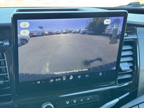 Used 2023 Ford Transit 350 XLT image 5