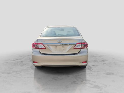 Used 2013 Toyota Corolla LE FWD image 7