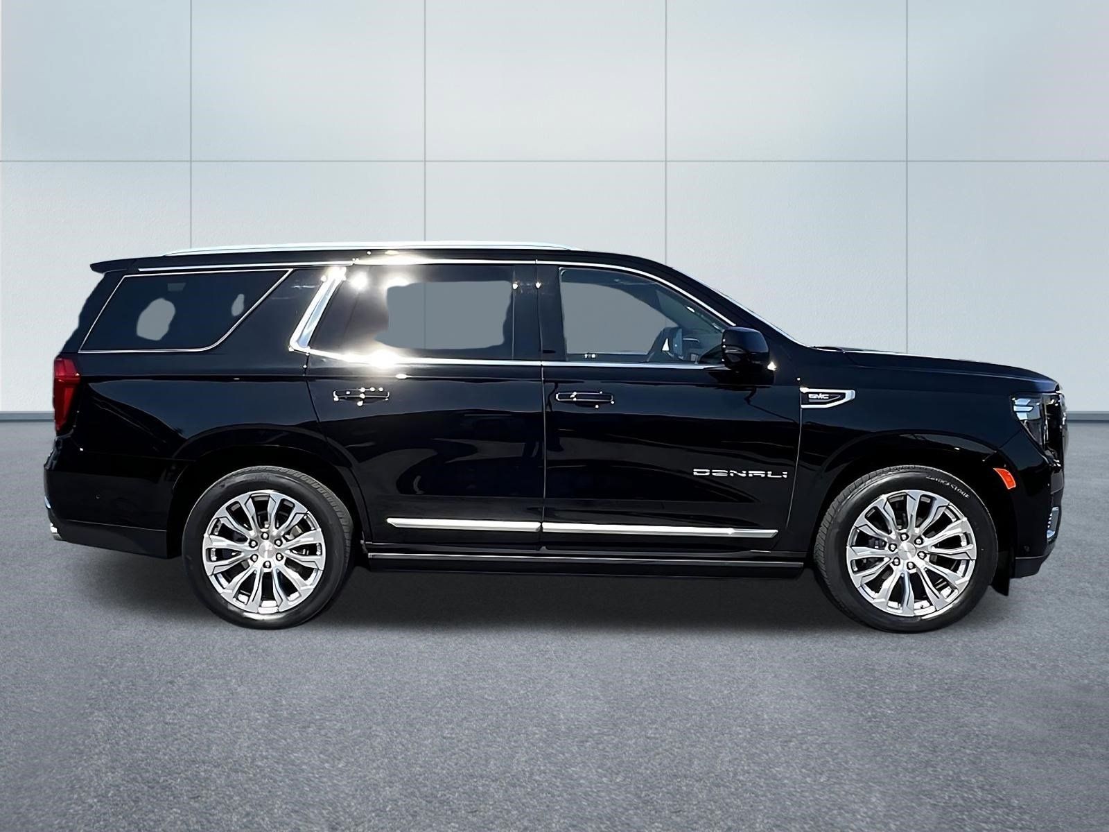 Used 2024 GMC Yukon Denali w/ Denali Reserve Package AWD/4WD image 7