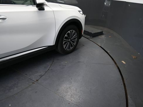 Used 2024 Buick Envision Preferred image 23