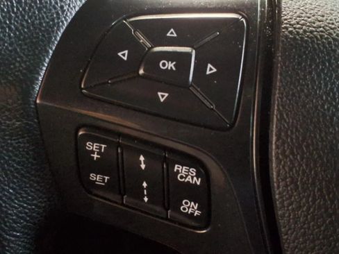 Used 2018 Ford Explorer XLT w/ Equipment Group 202A AWD/4WD image 27