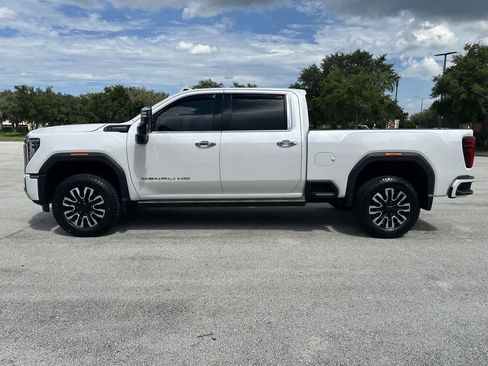 Used 2024 GMC Sierra 2500 Denali Ultimate AWD/4WD image 11