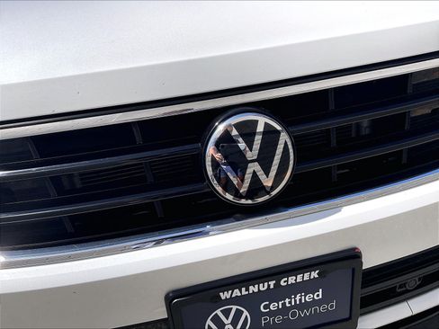 Certified 2023 Volkswagen Tiguan SE R-Line FWD image 29