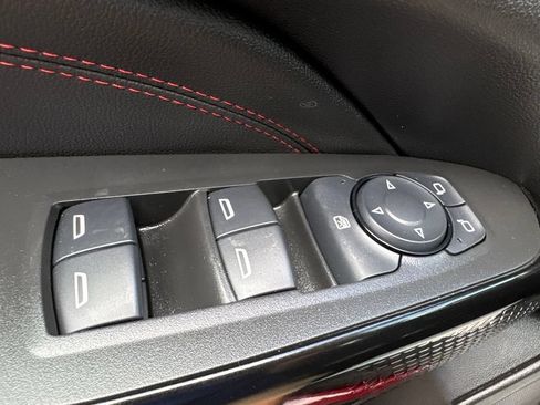 Certified 2024 Chevrolet Trax RS w/ Sunroof Package FWD image 13