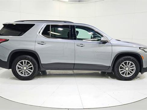 Used 2023 Chevrolet Traverse LT FWD image 9