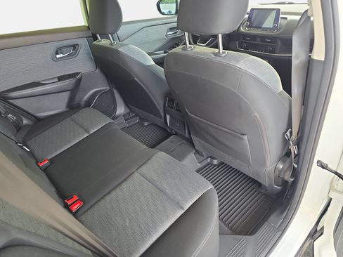 Used 2023 Nissan Rogue SV FWD image 11