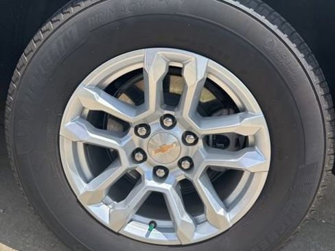 Used 2025 Chevrolet Tahoe LT AWD/4WD image 14