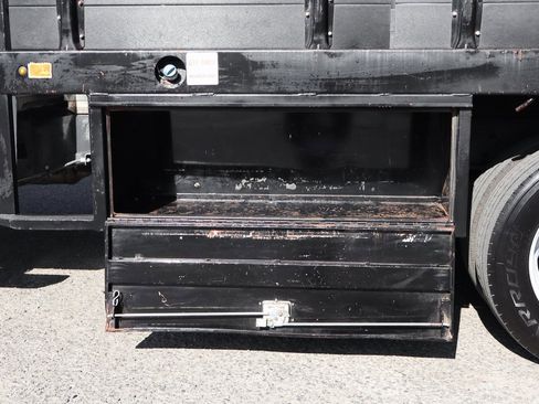 Used 2017 Ford F550 XLT image 6