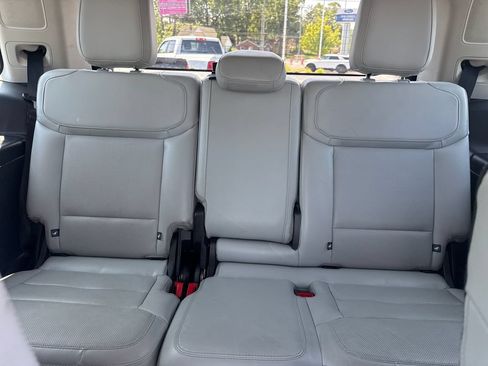Used 2025 Ford Expedition Platinum w/ Driver's Package AWD/4WD image 24