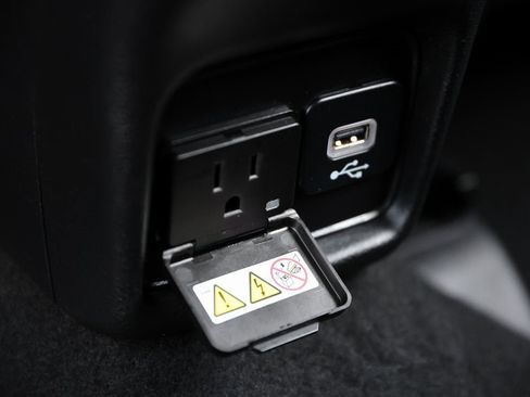 Used 2021 Jeep Compass Limited image 17