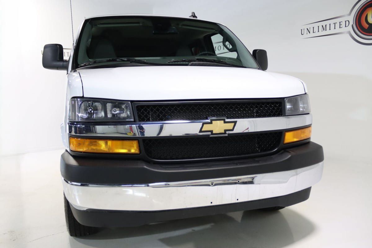 Used 2025 Chevrolet Express 3500 LT w/ LT Preferred Equipment Group RWD image 23