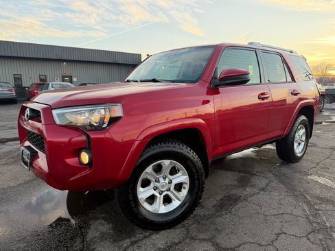 Used 2015 Toyota 4Runner SR5 image 3