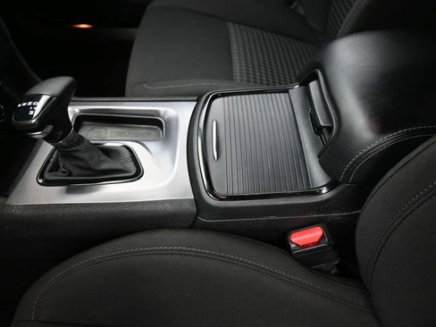 Used 2019 Dodge Charger R/T w/ Blacktop Package image 19