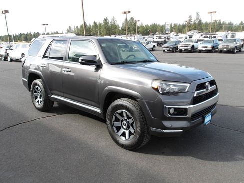 Used 2015 Toyota 4Runner Limited AWD/4WD image 7