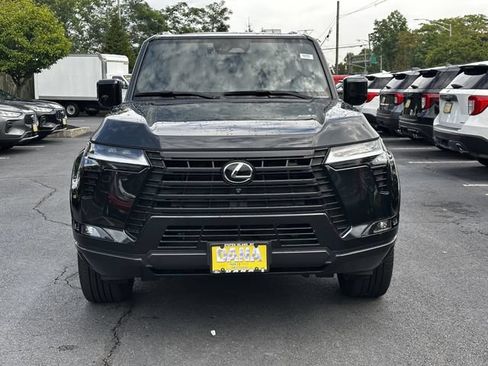 Used 2024 Lexus GX 550 w/ Accessory Package (Z1) AWD/4WD image 2