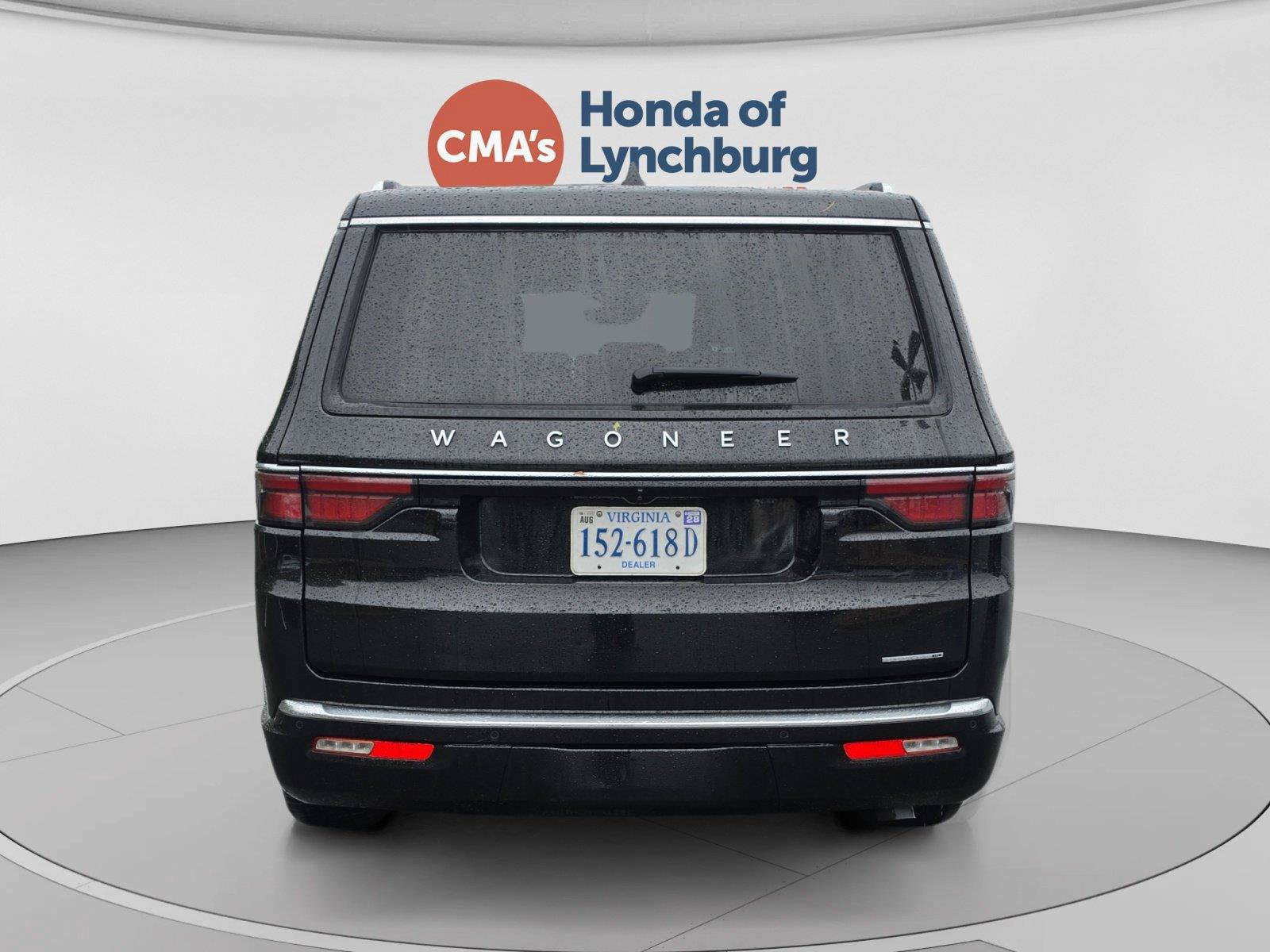 Used 2024 Jeep Wagoneer Series III AWD/4WD image 4