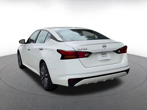 Used 2025 Nissan Altima 2.5 SV FWD image 10