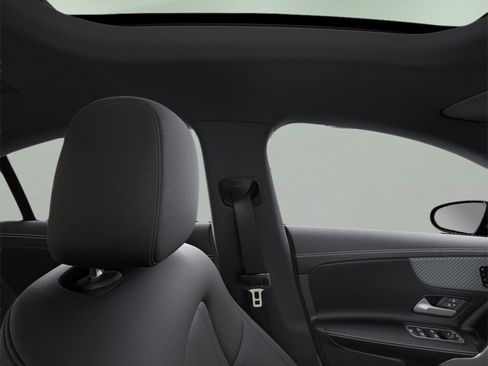 Used 2025 Mercedes-Benz CLA 250 image 43