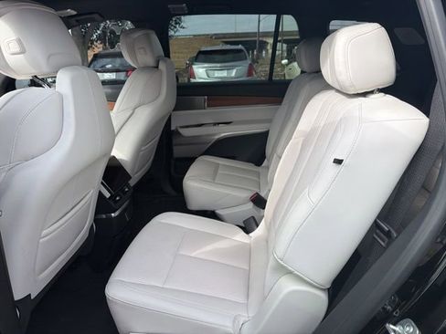 Certified 2026 Cadillac Vistiq Luxury image 15