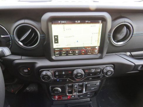 New 2023 Jeep Wrangler Unlimited Rubicon 4xe w/ Steel Bumper Group image 20