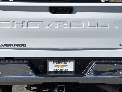 Used 2025 Chevrolet Silverado 2500 LTZ w/ LTZ Premium Package image 45