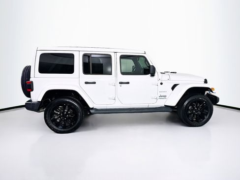 Used 2023 Jeep Wrangler Sahara w/ Cold Weather Group image 10