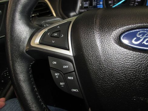 Used 2022 Ford Edge Titanium image 16