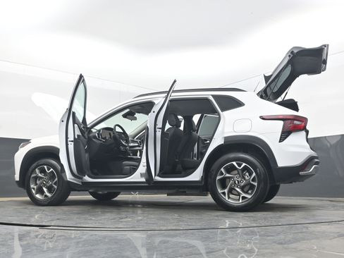 New 2026 Chevrolet Trax LT w/ Driver Confidence Package FWD image 40