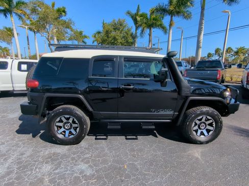 Used 2012 Toyota FJ Cruiser 4WD image 3