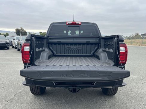 New 2026 GMC Canyon Elevation w/ LPO, Black Badging Package RWD image 27