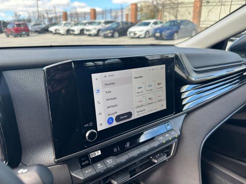 Used 2025 Toyota Camry LE image 21